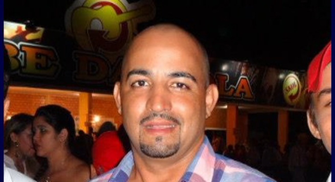 Acusado de matar homem a facadas se apresenta à polícia