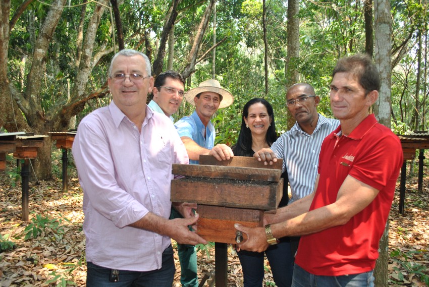 PRODAM entrega 120 colmeias de abelhas sem ferrão nativas da Amazônia-1