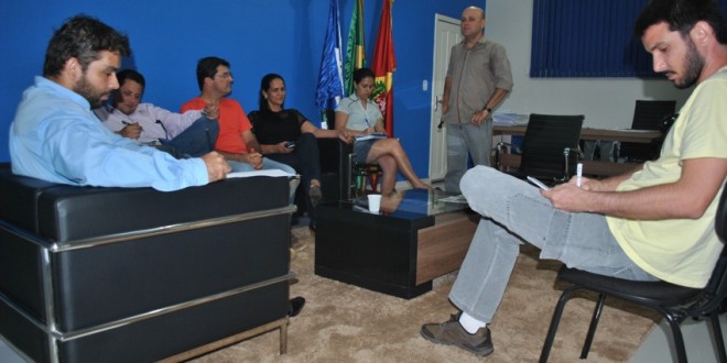 Regularização fundiária de assentamentos é tema de reunião em Alta Floresta
