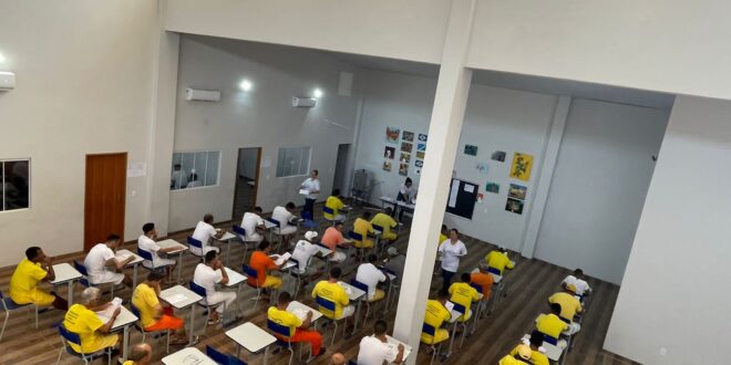 Exame que garante certificação de estudos é realizado em penitenciárias e unidades socioeducativas de MT