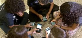 Pesquisa: 86% dos brasileiros apoiam restrição de celular nas escolas