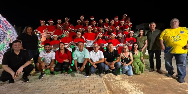 Prefeitura de Apiacás acendeu as Luzes de Natal e marca o início da Natal Iluminado 2024