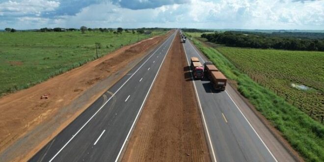 Obras de drenagem avançam e Nova Rota altera tráfego no norte da BR-163