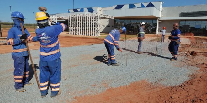 Governador vistoria novo Hospital Regional; obra está 83% concluída e é a mais avançada entre regionais de MT