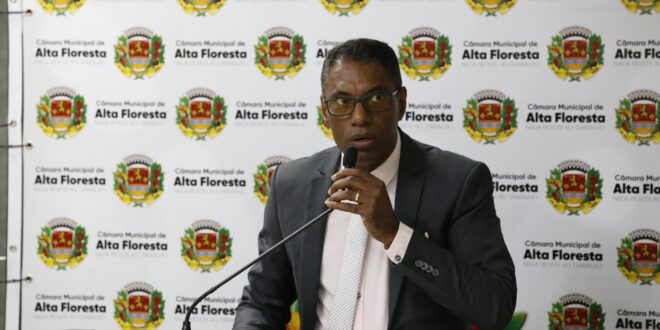Vereador Professor Nilson propõe padronização das fachadas das escolas municipais de Alta Floresta