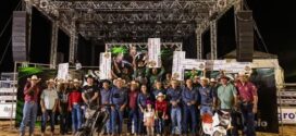Jovem de Nova Canaã do Norte, de apenas 19 anos, é campeão do rodeio da Expo Show 2025 em Paranaíta