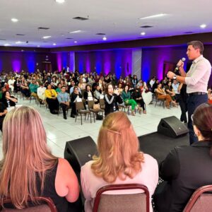 Estado e municípios debatem futuro da educação com encontro de formação em Cuiabá