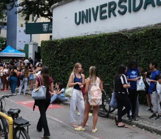 Inep divulga o gabarito do primeiro dia de prova do Enem 2025; veja