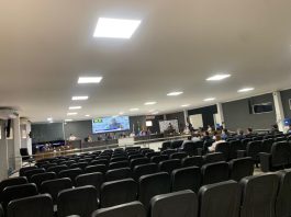 Energisa falta ao chamado da sociedade: audiência pública vira palco de cadeiras vazias