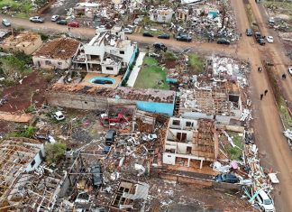Tornado no Paraná; Governo coloca detentos para ajudar na reconstrução de Rio Bonito do Iguaçu