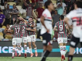 São Paulo sofre goleada histórica no Maracanã e complica sua situação no Brasileirão