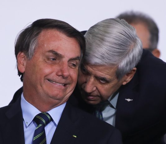 Dois generais do Alto Comando acompanharam prisão de Heleno e Paulo Sérgio