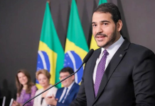 Lula indica Jorge Messias para ocupar vaga de Barroso no STF