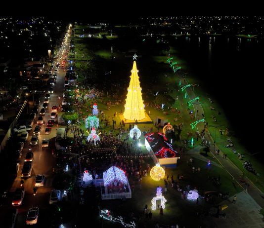 Acendimento das luzes de Natal encanta o nortão de MT em Matupá