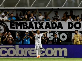 Santos vence com gol de Neymar e deixa a zona de rebaixamento no Brasileirão