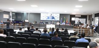 Promotor Danilo Lima pede formalização de reclamações contra a Energisa em Audiência Pública na Câmara