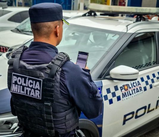 Motociclistas ficam feridos após acidente na Perimetral