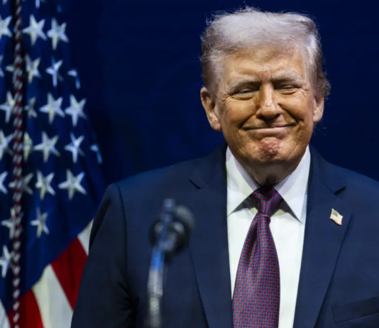 Caso Epstein: vítima diz ao FBI que Trump a estuprou na adolescência