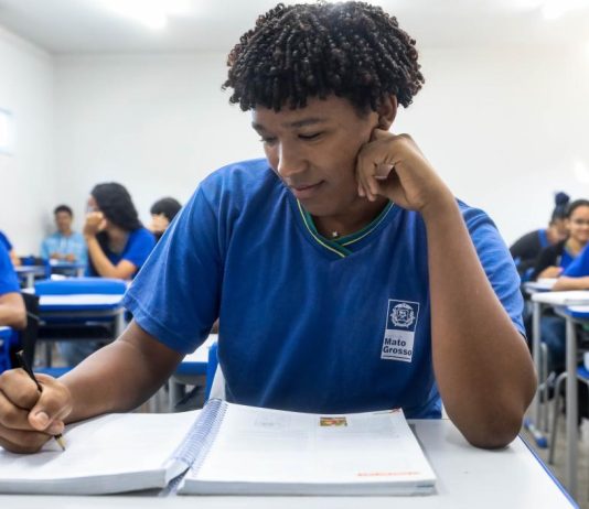 Matrículas presenciais para o ano letivo de 2026 continuam abertas na rede estadual de ensino