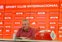 Abel Braga faz comentário homofóbico em apresentação no Inter e depois pede desculpas
