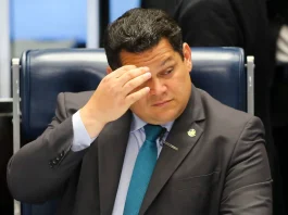 Revista cita repasse milionário a Alcolumbre; senador nega acusação