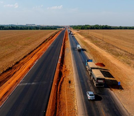 Tráfego na BR-163 em Lucas muda para avanço da duplicação