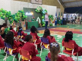 Em uma noite de emoção, a Escola Municipal Cristo Redentor Celebra a Formatura do Pré II