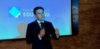 CCJ analisa fim da escala 6×1 após articulação na Câmara