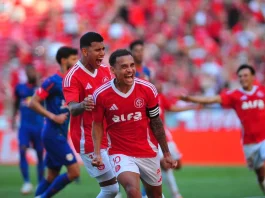 Inter vence o Bragantino e escapa do rebaixamento em tarde dramática no Beira-Rio