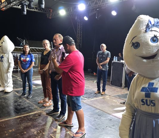Show de Prêmios do Protege Paranaíta reúne público no Lago Municipal