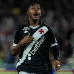 Vasco vira no fim, vence o Fluminense e abre vantagem na semifinal da Copa do Brasil