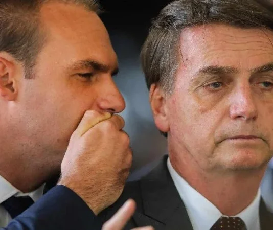 “Financial Times” aponta fracasso de missão de Eduardo Bolsonaro nos EUA