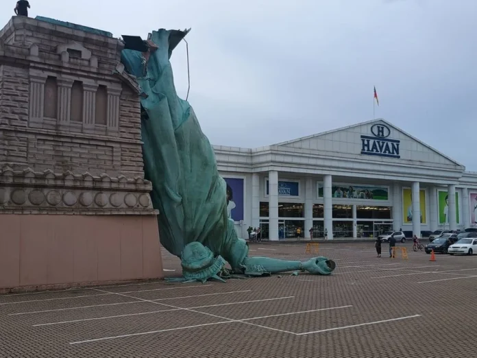 estatua Havan 16122025