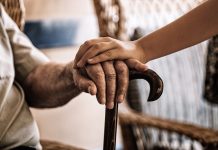 Estudo aponta que quem nasceu até 2000 não deve atingir média de 100 anos