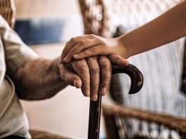 Estudo aponta que quem nasceu até 2000 não deve atingir média de 100 anos