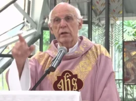 Arquidiocese de SP suspende atuação digital do padre Júlio Lancellotti