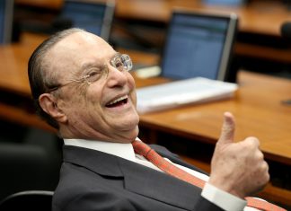 Maluf reage a caso Zambelli e prepara ação para reaver mandato e pedir indenização