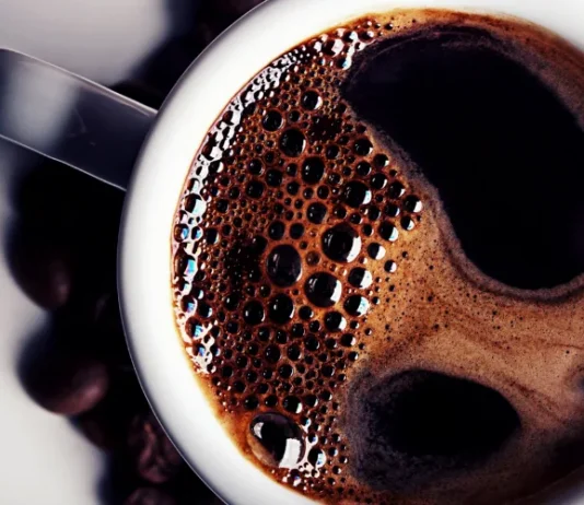 Tomar café sem açúcar traz benefícios para a saúde; veja quais