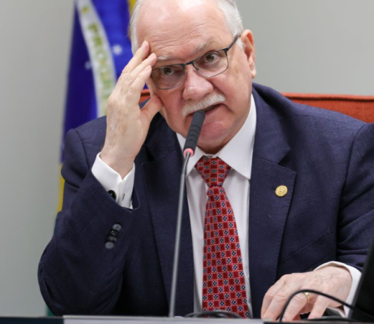 Fachin diz que democracia atravessa tempos desafiadores