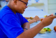 Com salário de R$ 7,8 mil e 40h semanais, Seduc abre seleção para bibliotecários e nutricionistas