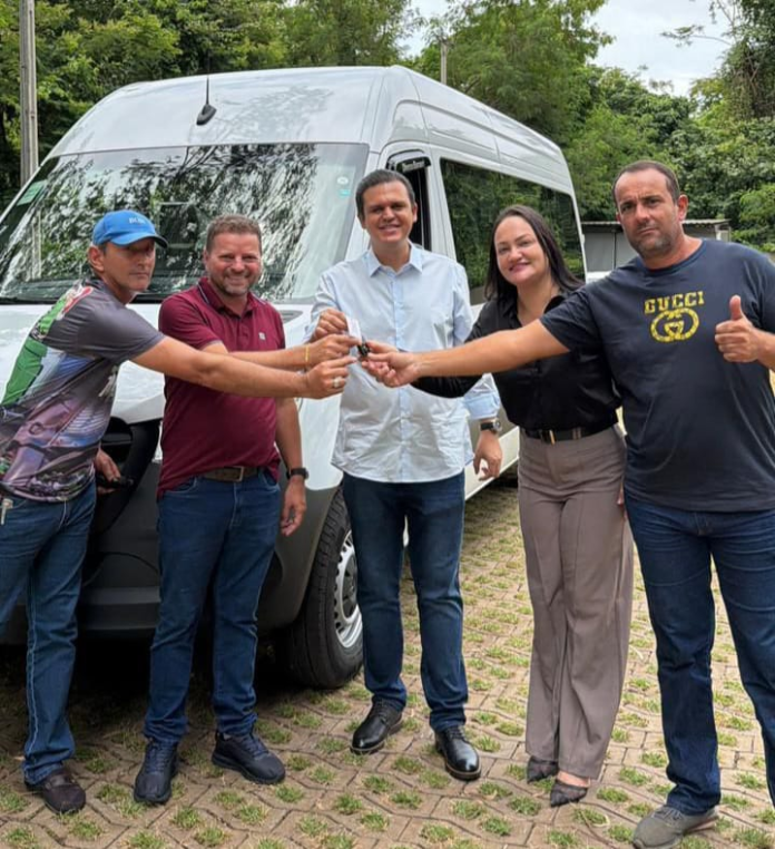 Nova Bandeirantes recebe nova van para fortalecer a Atenção Básica