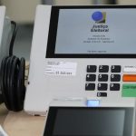 PT aciona TSE contra Flávio Bolsonaro por falas sobre urnas