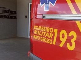 Incêndio destrói casa e vítima é levada ao hospital em operação