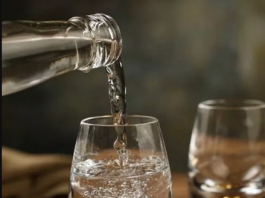 Morador é hospitalizado após beber cachaça supostamente envenenada