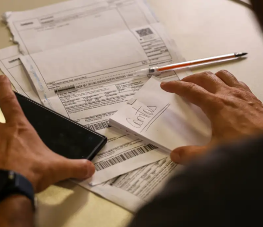 Salário mínimo de R$ 1.621 começa a ser pago nesta segunda