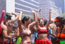 Polícia Civil orienta foliões sobre cuidados com celular no Carnaval