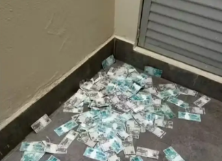 Suspeito joga mala com dinheiro pela janela durante ação da PF em SC