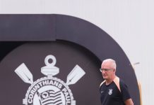 Corinthians e Portuguesa duelam por vaga nas semifinais do Paulistão
