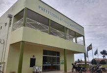Professores de Nova Monte Verde denunciam prefeito por reduzir Piso Nacional e desestruturar carreira