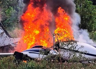 Forças do Brasil e Peru destroem aviões usados no narcotráfico